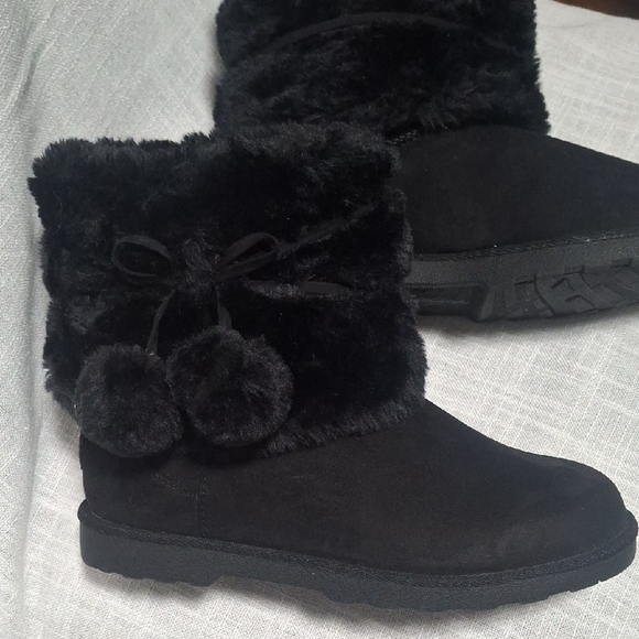 Black Women's Fur-Lined Women's Boots Size 7 - Picture 5 of 7